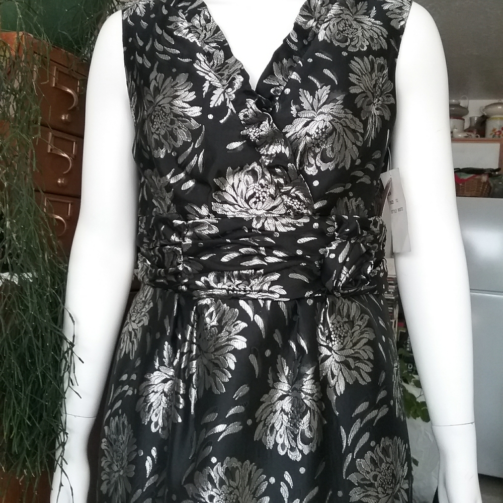 Metallic Evening Dress - Picture 2 of 8